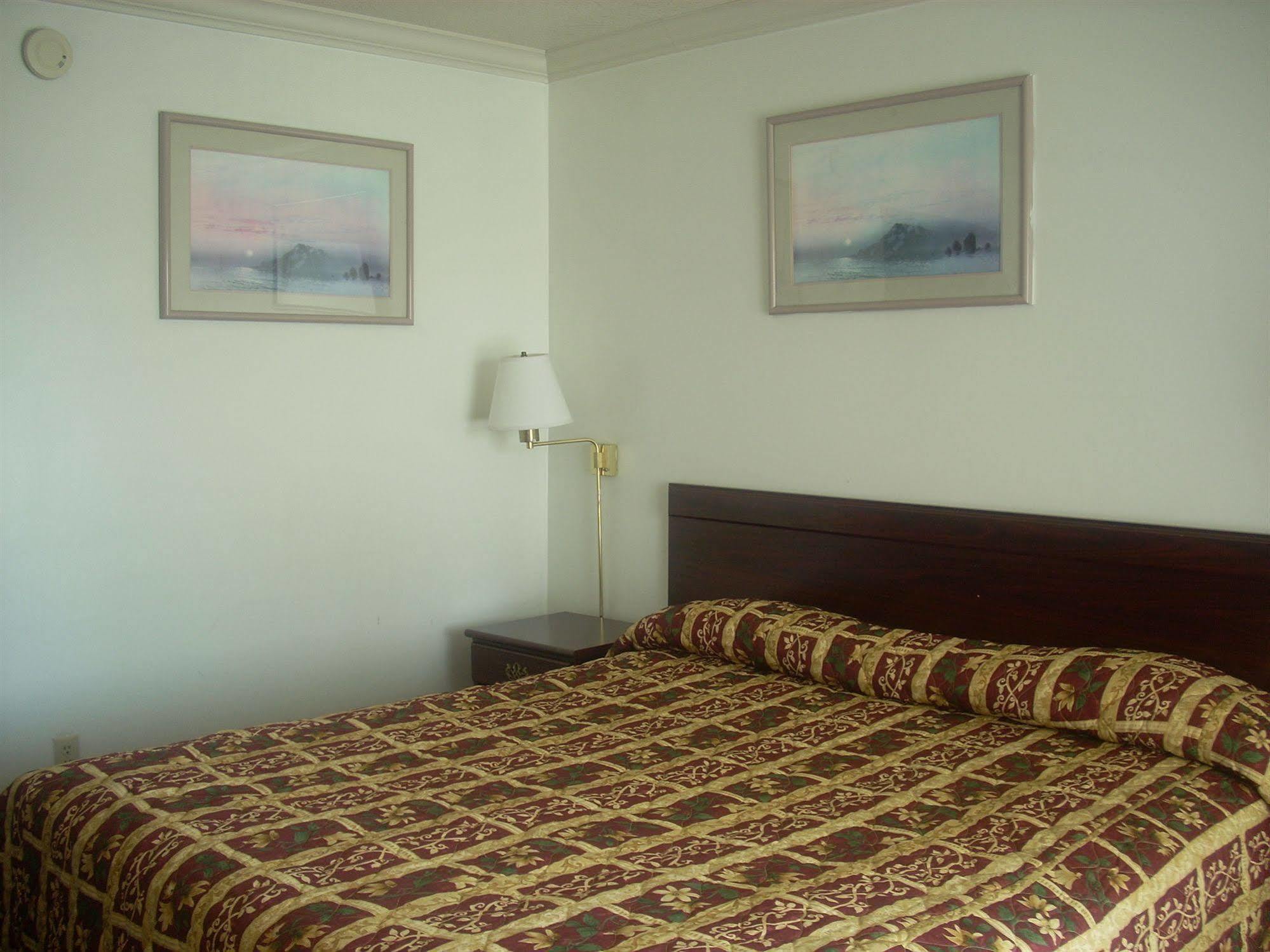 Economy Inn Monterey Seaside Exterior foto